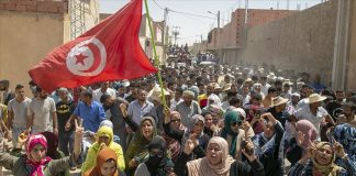 تزايد الإحتجاجات في الولايات التونسية وتحميل المسؤولية للحكومة