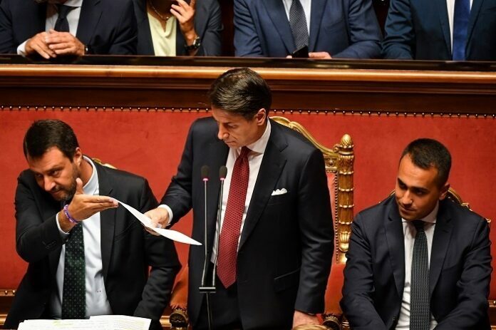 رئيس وزراء إيطاليا يعلن استقالته