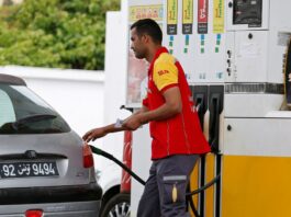 تونس ترفع أسعار البنزين للمرة الثانية في شهر لتقليص عجز الموازنة