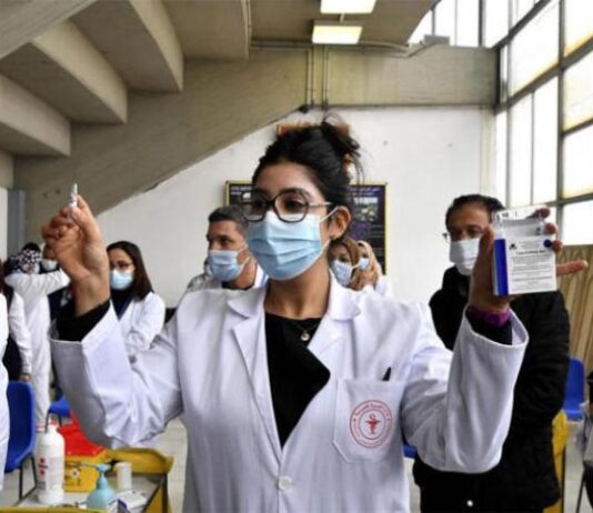 التونسيون بين مؤيد ومعارض لتطعيم كورونا