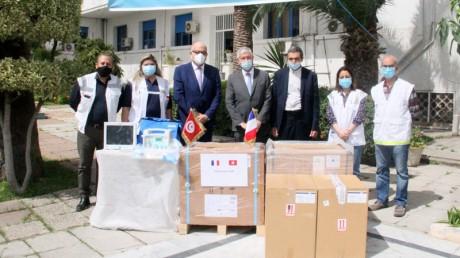 La France fait don d’équipements médicaux à la Tunisie
