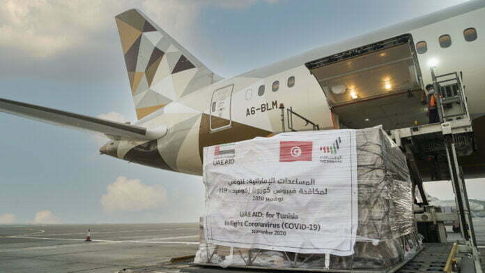 الإمارات ترسل لقاحات كوفيد-19 إلى تونس