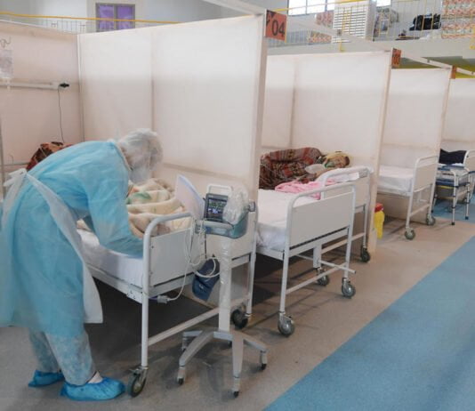 مستشفيات تونس تكافح ضد كوفيد-19