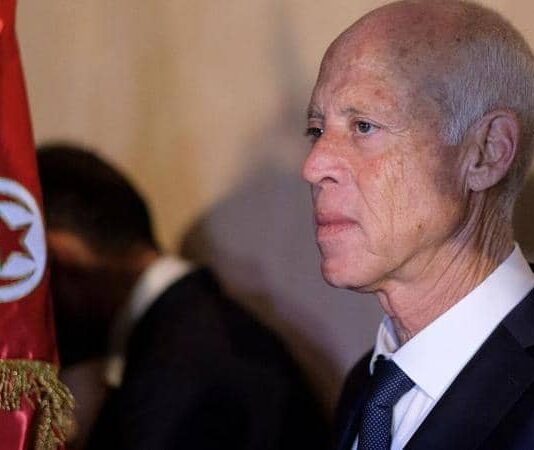 القوات الأمنية في تونس تعتقل نائبين حزبيين لتحقيقات سياسية