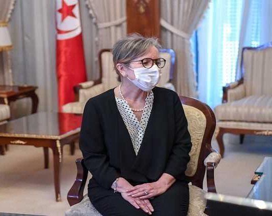 وتمنى الخليفي لرئيس الوزراء الجديد كل التوفيق والنجاح في مكتبه ، ورحب بتعيين سيدة في رئاسة الحكومة لأول مرة في تاريخ تونس.