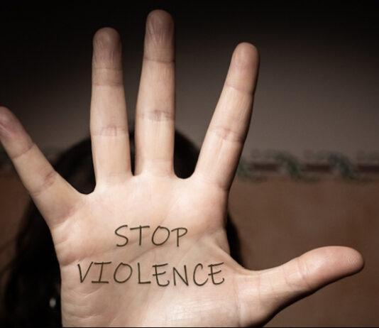 كشف معهد أمرود الاستشاري ، في دراسة لصالح رابطة الناخبات التونسيات ، السبت 23 أكتوبر 2021 ، عن أنواع الممارسات العنيفة التي تعرضت لها السياسيات في تونس ، والتي كانت إلى حد كبير على شكل عنف لفظي. بنحو 79٪ ، والعنف الجسدي بنسبة 64٪ ، والعنف المعنوي بنسبة 53٪ ، فيما تباينت نسب ممارسات العنف الاقتصادي وتنوعت النشاط الجنسي على النساء اللواتي يمارسن النشاط السياسي 37٪.