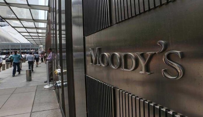 Moody's-Ainsi, la Tunisie est passée de la notation « B3 perspective négative » à la notation « Caa1 ». Il s'agit de la classification attribuée aux pays de la catégorie « à haut risque » en cas de défaut sur la dette.