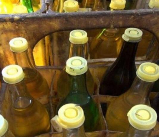 l’huile végétale subventionnée-Face à cette pénurie, les Tunisiens se tournent vers les huiles végétales non subventionnées conditionnées dans des bouteilles en plastique et vendues à plus de 4 dinars/litre, car ils ne peuvent pas acheter d'huile d'olive.