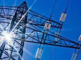 الجامعة العامة للكهرباء -في إطار الإيضاح بشأن فشل محطة كهرباء القرداب في إنتاج الكهرباء بولاية تطاوين على الرغم من اكتمال الأعمال منذ أكثر من عام ونصف ، أعلن الأمين العام للجامعة العامة للكهرباء غاز منجي خليفة أكد لمراسل موزاييك بتطاوين أن الجامعة لا تعارض مشاريع إنتاج الكهرباء من الطاقات المتجددة ، لكنها '' أبدت تحفظا على القانون الصادر في 2015 لاستهدافها الثروة الوطنية. لأن الجامعة تعتبر أن الشركة التونسية للكهرباء والغاز هي أول من استثمر في هذا المجال حفاظا على عموميته وحتى لا تصبح الكهرباء سلعة خاضعة لمنطق الربح والخسارة.