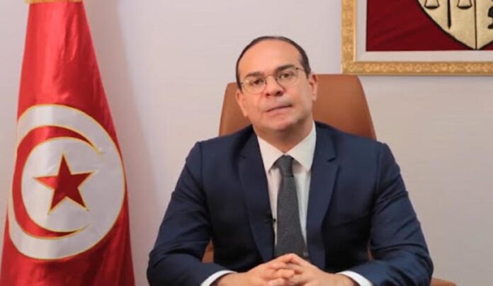 Mehdi Ben Gharbia-Selon un communiqué émis par le tribunal de première instance de Tunis, cette mesure a été prise sur fond de soupçons de délits fiscaux et de blanchiment d'argent. La brigade Al-Awaina pour les crimes économiques et financiers était chargée de l'enquête.