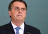 "Nous avons supprimé une vidéo de la chaîne de Jair Bolsonaro pour violation de nos politiques de désinformation médicale sur le COVID-19 en affirmant que les vaccins ne réduisent pas le risque de maladie et qu'ils provoquent d'autres maladies infectieuses", a déclaré YouTube dans un communiqué envoyé à l'AFP. .
