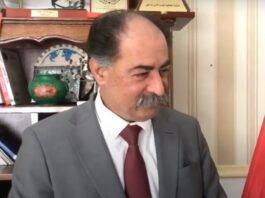 La politique des deux poids