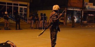 مسلحون يطلقون سراح 60 نزيلا من سجن في بوركينا فاسو