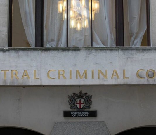 سياسي نيجيري وزوجته