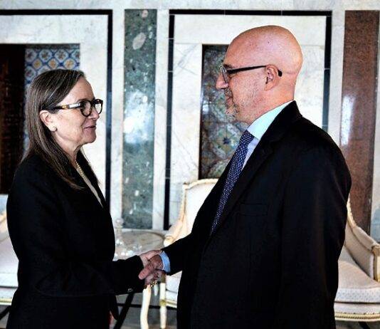 Najla Bouden félicite Lorenzo