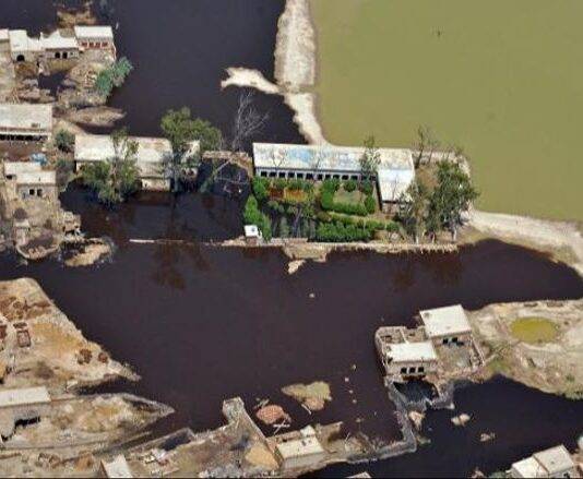 الإمارات تغيث متضرري فيضانات باكستان