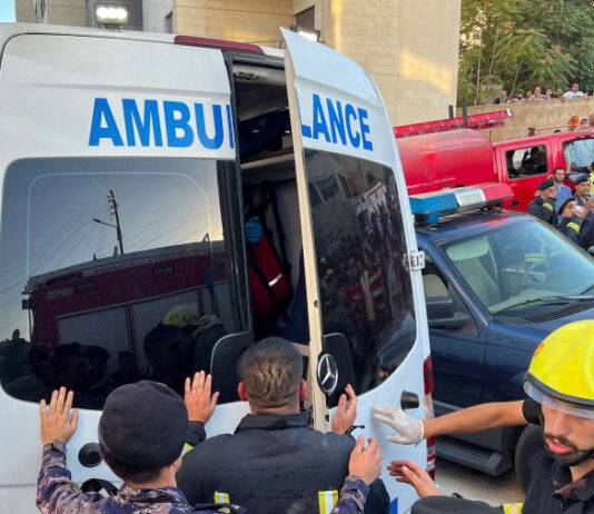 انهيار مبنى سكني في عمان