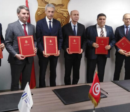 توقيع اتفاقيتيْ تمويل