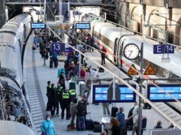 إضرابات تشل السكك الحديدية